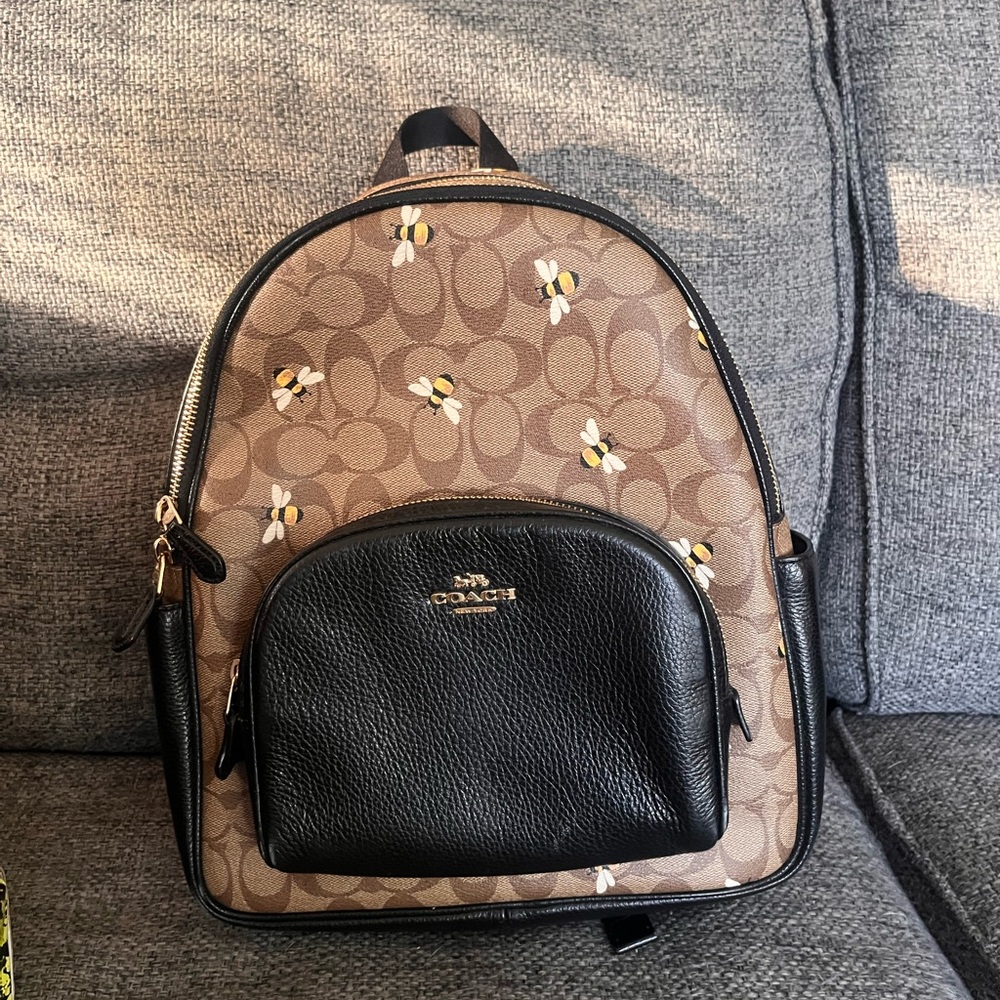 Coach-Court Backpack In Signature Canvas With Bee Print